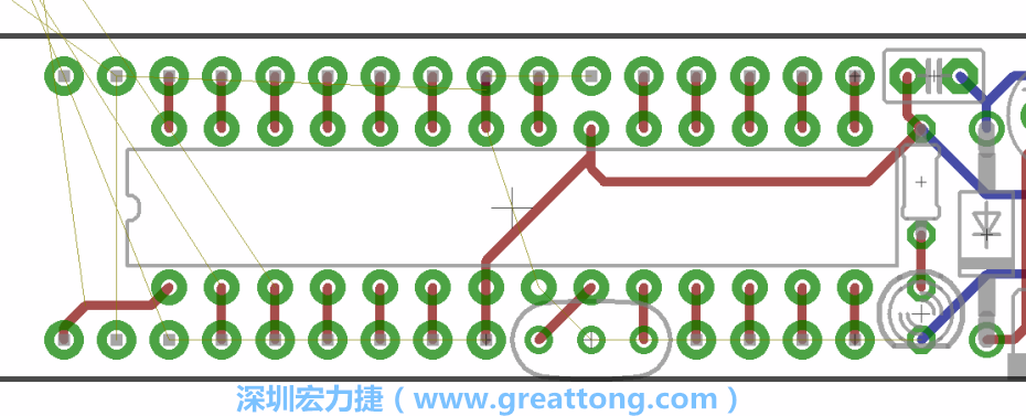 諧振器應(yīng)擺放在ATmega微控制器的針腳8、9和10旁邊，在共鳴器和微控制器中間的高頻信號(hào)線(xiàn)應(yīng)該要愈短愈好，此外，其它的信號(hào)線(xiàn)應(yīng)該要遠(yuǎn)離這個(gè)區(qū)域且配置在諧振器的下方，這樣做是為了防止不必要的無(wú)線(xiàn)電波干擾。