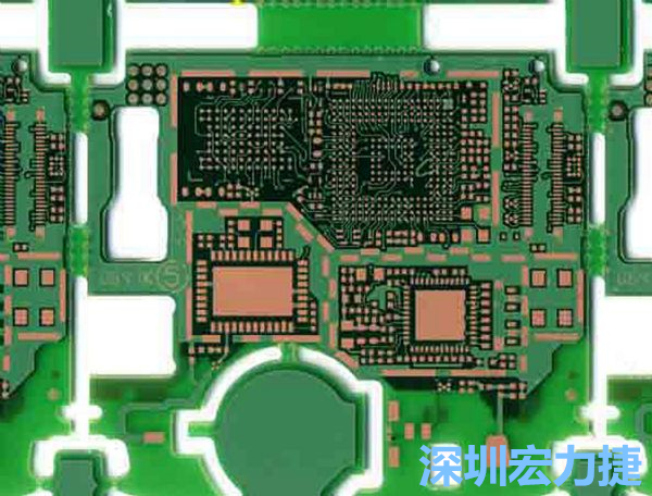 在產(chǎn)品極度要求小型化設(shè)計(jì)時(shí)，可利用HDI板材壓縮主板面積，同時(shí)具減輕重量?jī)?yōu)點(diǎn)。