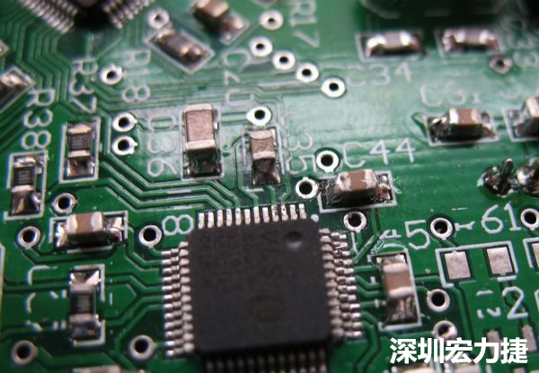 音訊電路訊號(hào)品質(zhì)，是影響操作體驗(yàn)的關(guān)鍵，電路布局要特別注意。