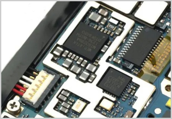PCB設(shè)計如何避免連錫？實用技巧與預(yù)防方案